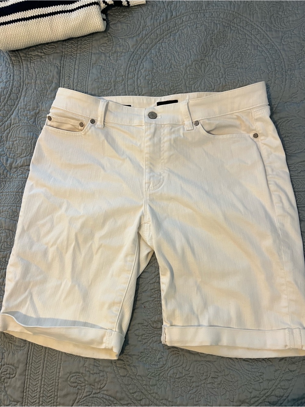 Talbots White Flat-Front Women’s Shorts
